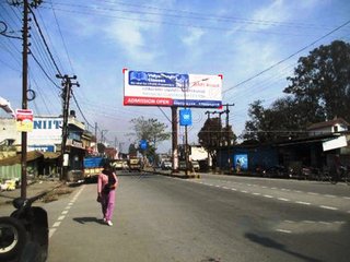 Unipole-Main Market,Vikas Nagar