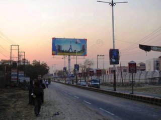Unipole-Prem Mandir,Vrindavan