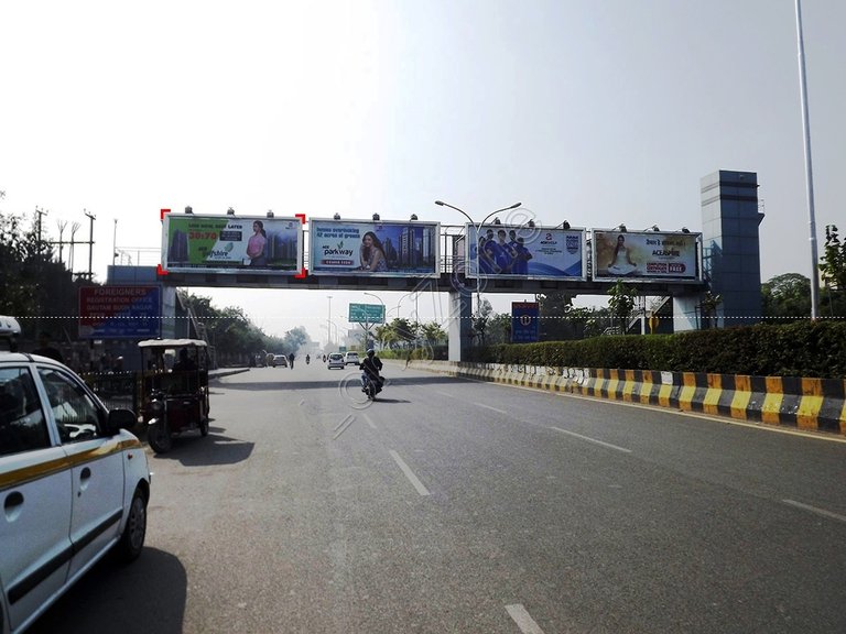 Foot Over Bridge in Sector 15,Noida at Sector - 15 - Sector - 15 |10xmt