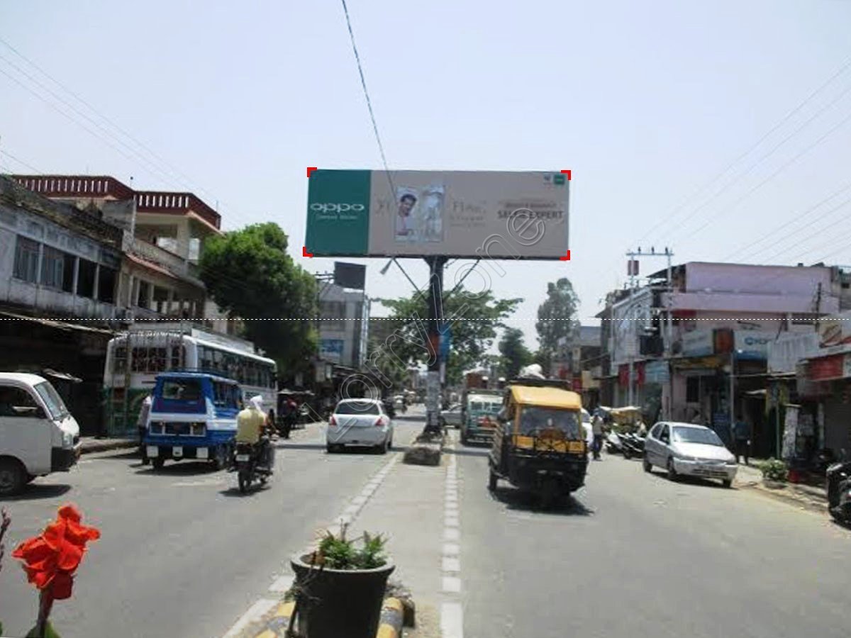 Unipole-Main Market,Vikas Nagar